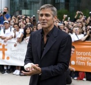 George Clooney llegó a promocionar dos películas